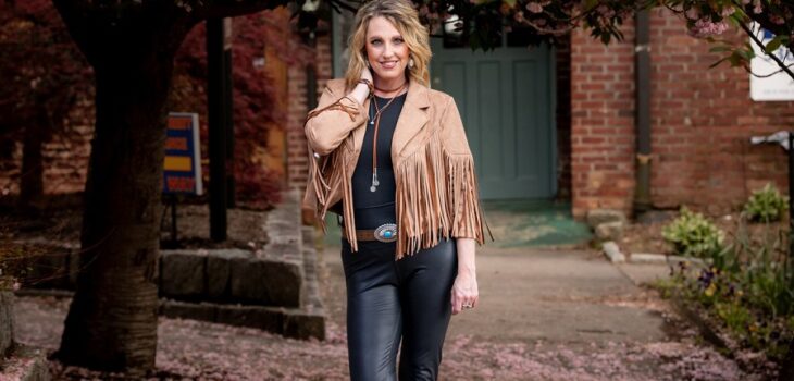 Interview with Bluegrass Artist Amanda Cook on her New Single 'It's Almost Over'