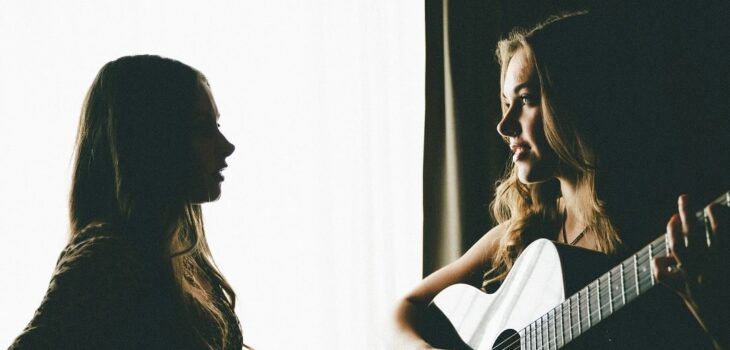 Interview with Country Sister Duo The Lockhearts on their Debut Single 'Graveyard'